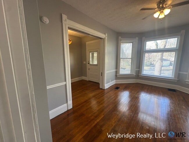 Building Photo - 8402 Curzon Ave