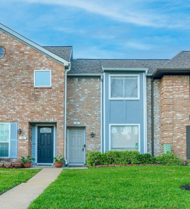 Building Photo - 11002 Hammerly Blvd