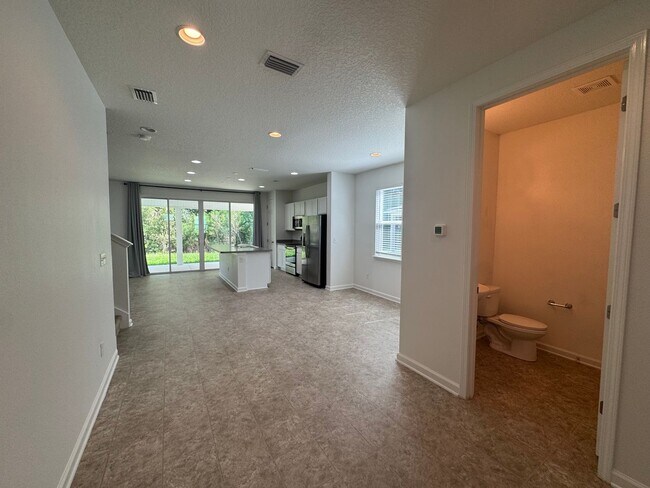 Building Photo - Fall into Savings – New Rental Rate $2,100!