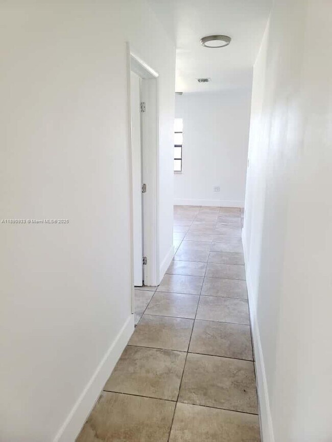 Building Photo - 15401 NW 27th Pl
