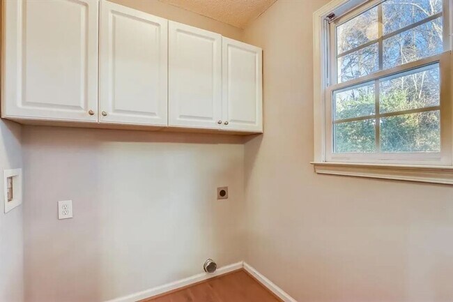 Building Photo - 74 Flanders Ct