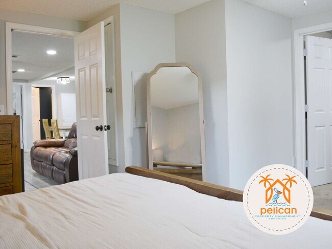 Building Photo - Beautiful home for rent on a spacious corner lot with a fantastic layout!