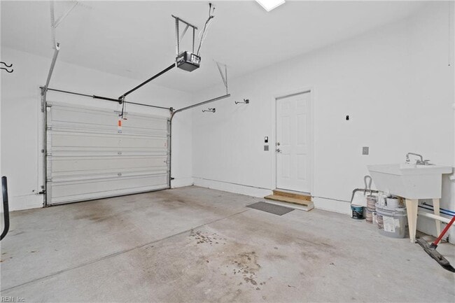 Building Photo - 3156 Page Ave