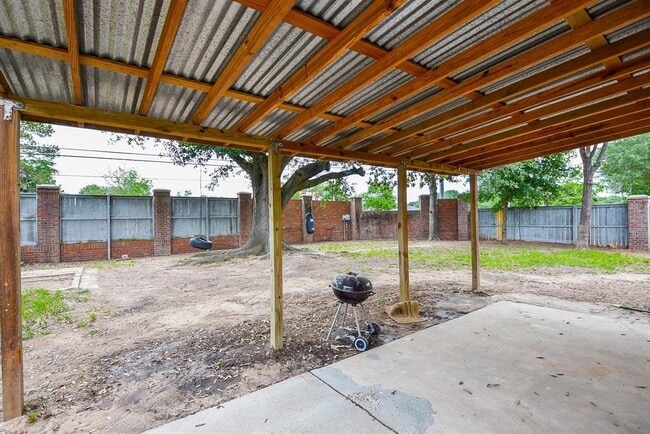 Building Photo - 19402 Leafwood Ln