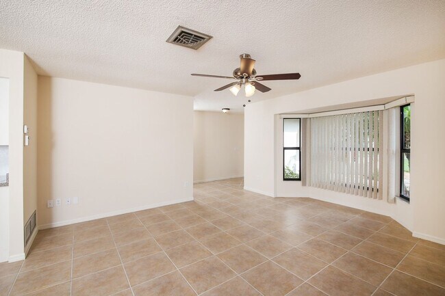 Building Photo - Englewood Annual Pool Home for Rent