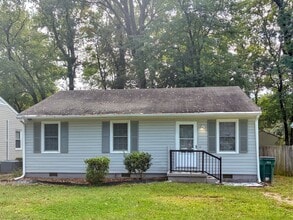 Building Photo - 3 Bedroom Northside Gem