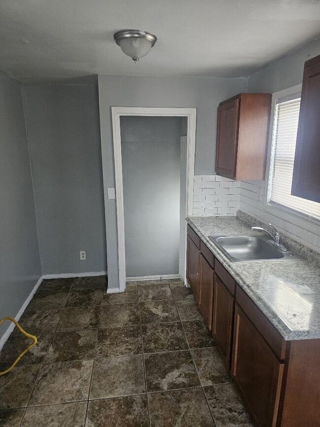 Building Photo - 12944 Rosemont Ave