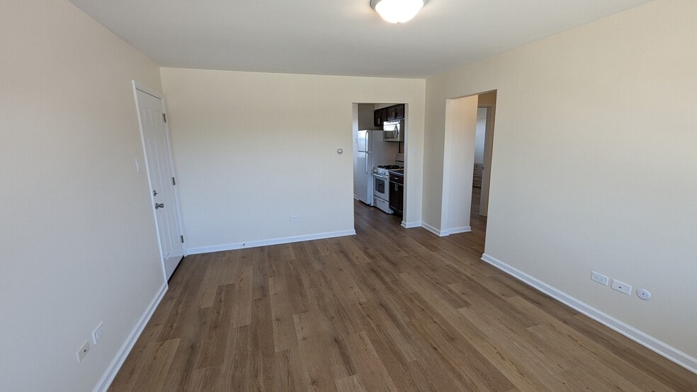 Building Photo - 14475 Jefferson Ave