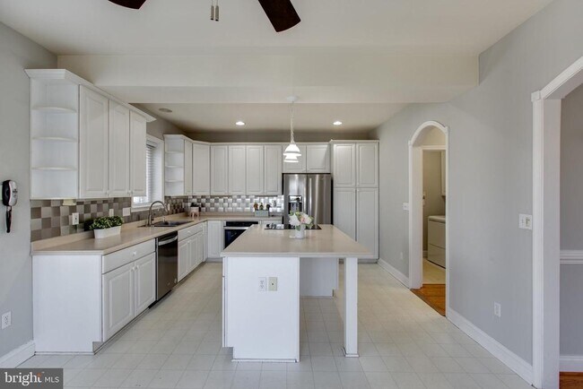 Building Photo - 2106 Beckett Way