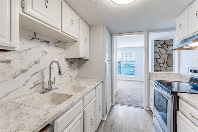 Building Photo - 8560 Park Ln