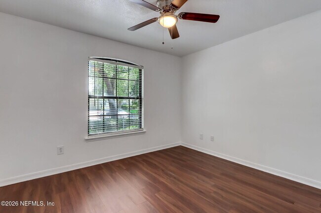 Building Photo - 566 Longmill Ln