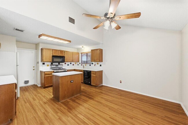 Building Photo - 11931 Bittern Hollow