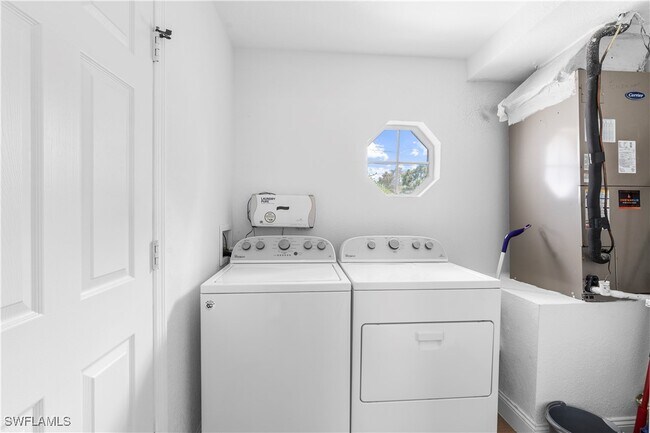 Building Photo - 720 Bedford Point Ave