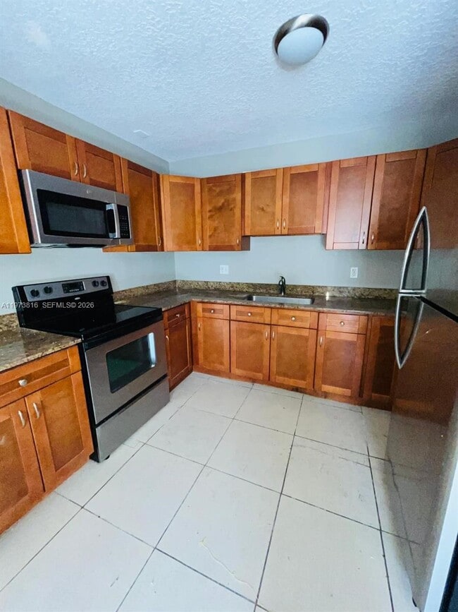 Building Photo - 7701 SW 10th Ct