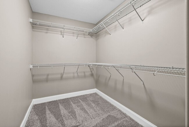 Building Photo - Pet Friendly Three Bedroom with Bonus!