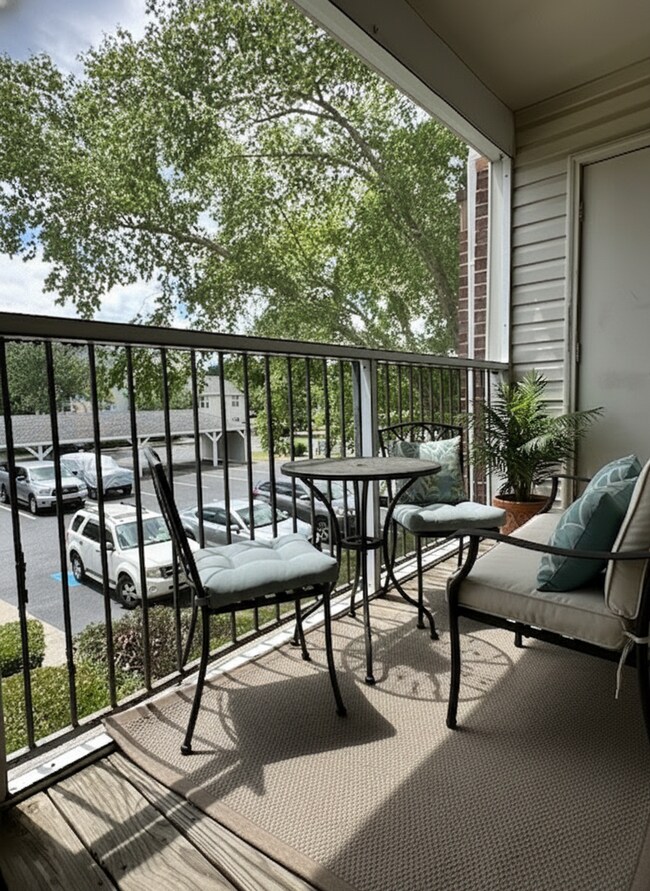 Building Photo - Private Condo in The Meridian, Mount Pleasant - Available July 1, 2026!