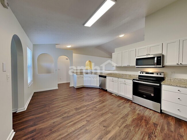 Building Photo - 7037 Crescent Boat Ln