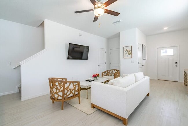 Building Photo - 5084 Capri Harbor Dr