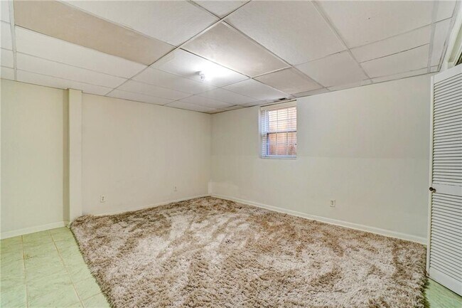 Building Photo - 648 Cativo Dr SW