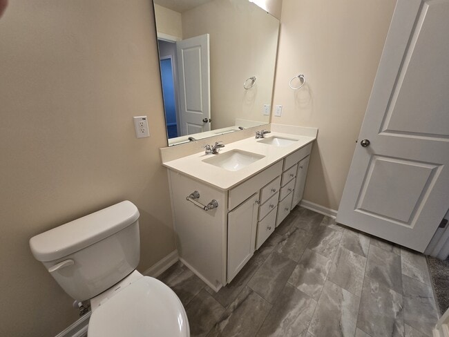 Building Photo - 865 Falls Grove Trl