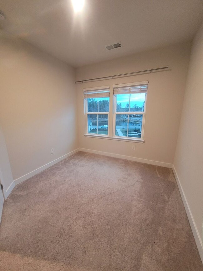 Building Photo - 529 Crofton Village Terrace