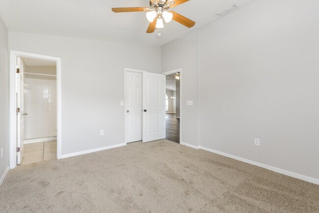 Building Photo - 263 Kings Pond Ave