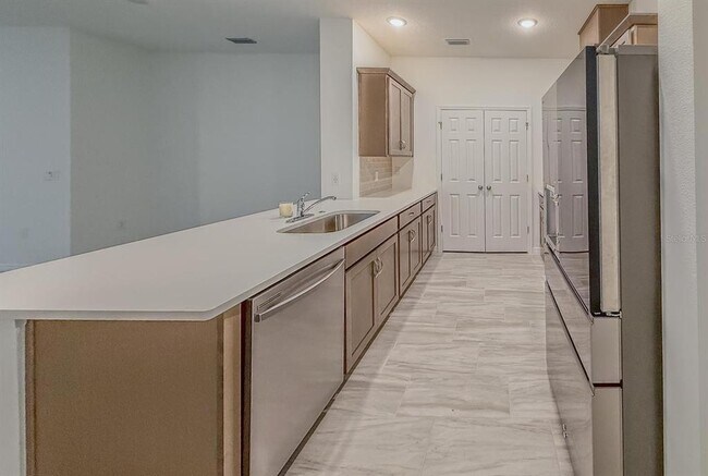 Building Photo - 438 Marion Lp