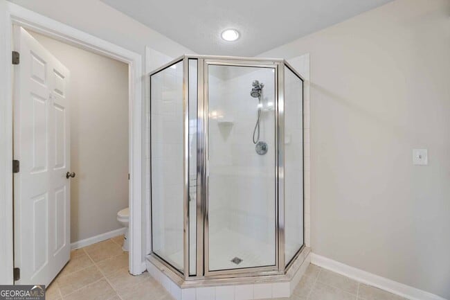 Building Photo - 7988 Westlake Dr