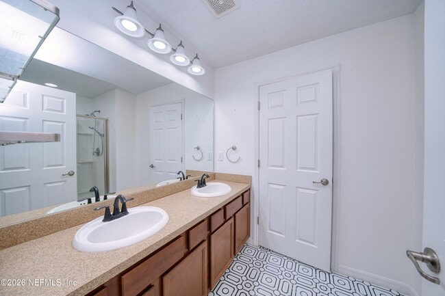 Building Photo - 7019 Coldwater Dr