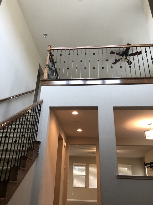 Building Photo - 5 bedroom Whitney Ranch Beauty! Walking di...