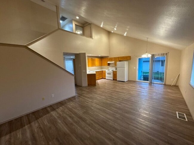 Building Photo - 1685 Lucinda Ave NE