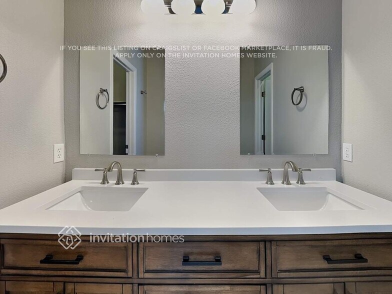 Building Photo - 7730 Mountain Laurel Dr