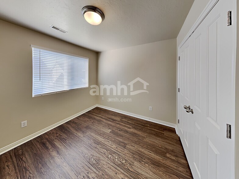 Building Photo - 456 Bountiful Way