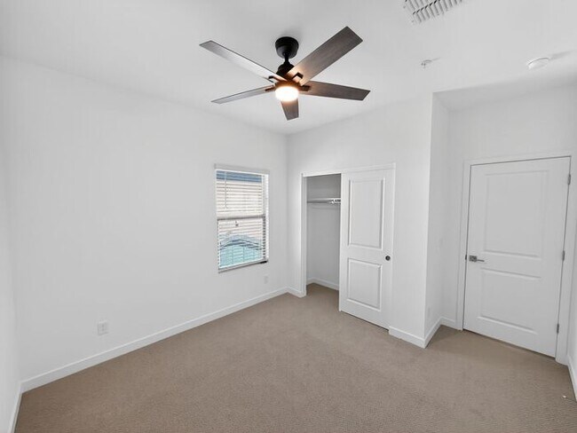 Building Photo - Stunning New 3Beds/2.5Bath Townhome in Phoenix, AZ!