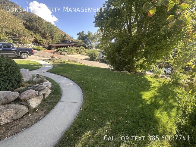 Building Photo - 3281 E Fortuna Dr