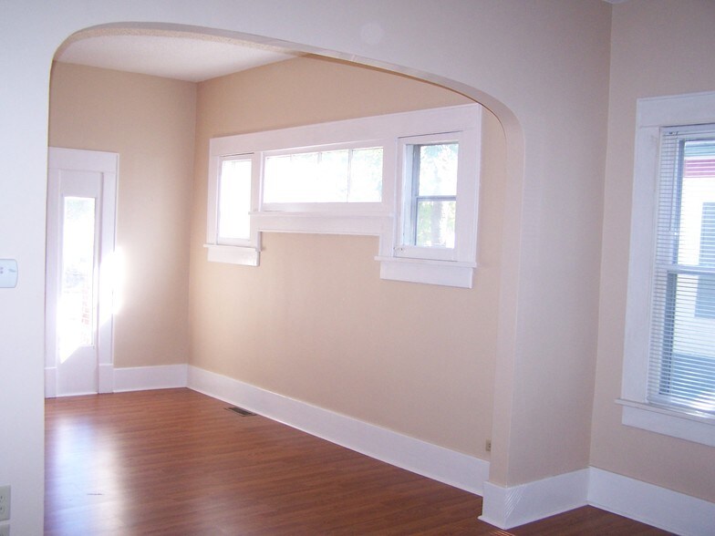 Building Photo - 237 S Holyoke St