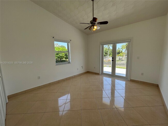 Building Photo - 6611 SW 99th Ave