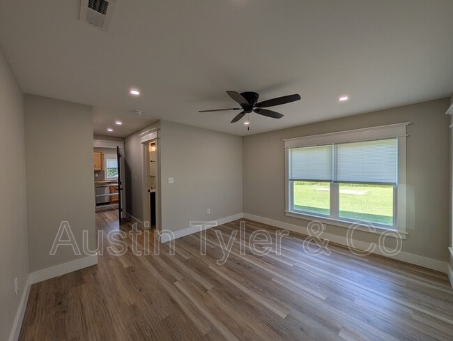 Building Photo - 2992 Smith St