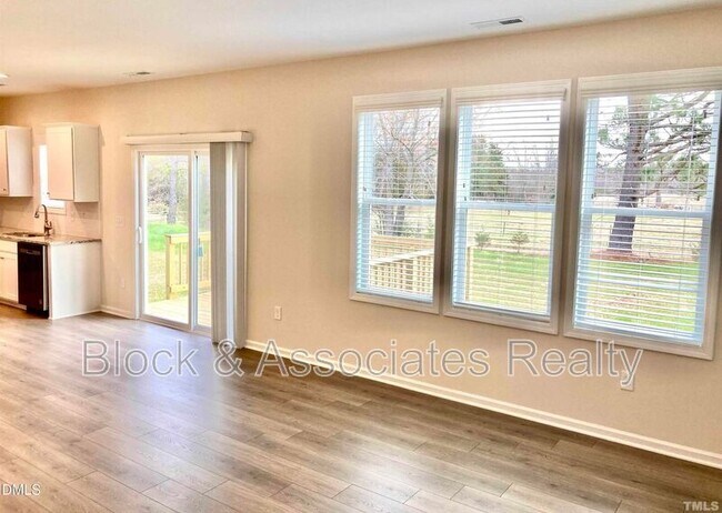 Building Photo - 22 Davinci Dr