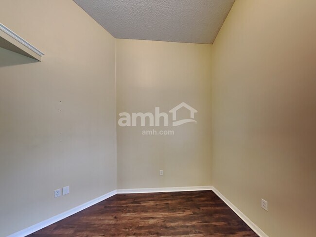 Building Photo - 2229 Hunters Greene Dr