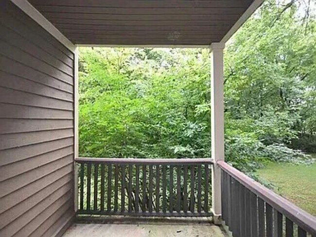 Building Photo - 2092 Woodlawn Dr SW