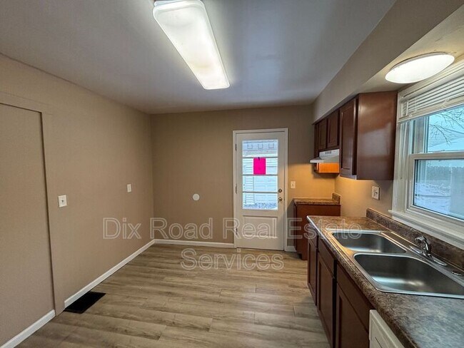 Building Photo - 7822 Eustis Ct