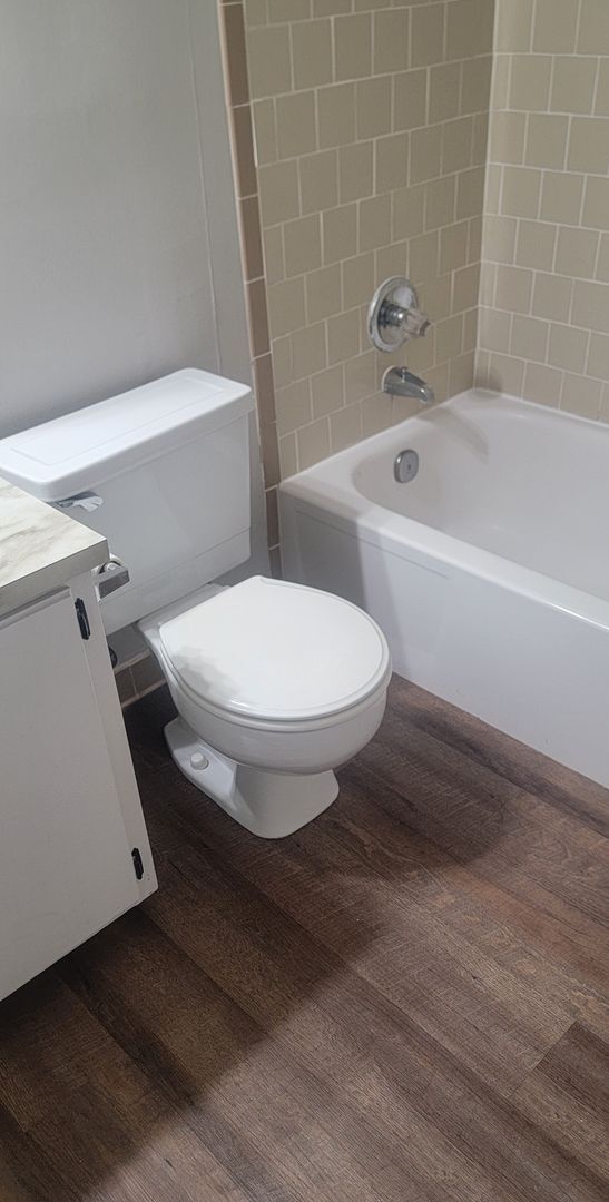 Building Photo - Adorable UPDATED 2-Bedroom, 2-Bathroom Tow...