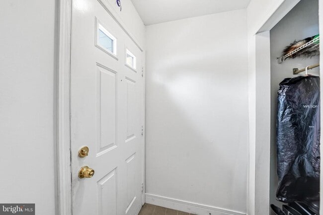 Building Photo - 3904 Fenwick Ln