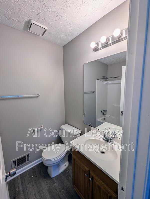 Building Photo - 774 Yorkshire Ln