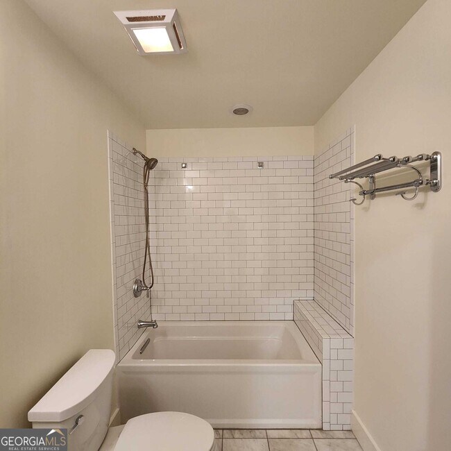 Building Photo - 1100 Howell Mill Rd NW