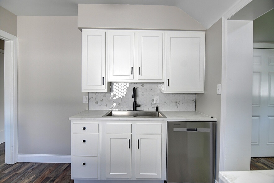 Building Photo - 2201 Wilbraham Rd