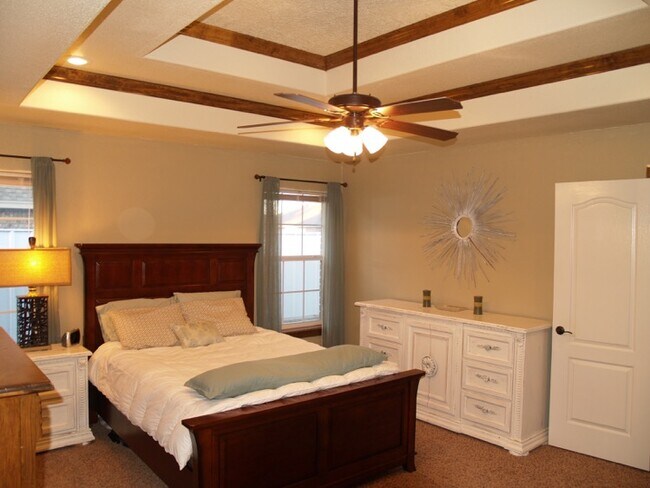 Building Photo - 3705 Springwood Dr