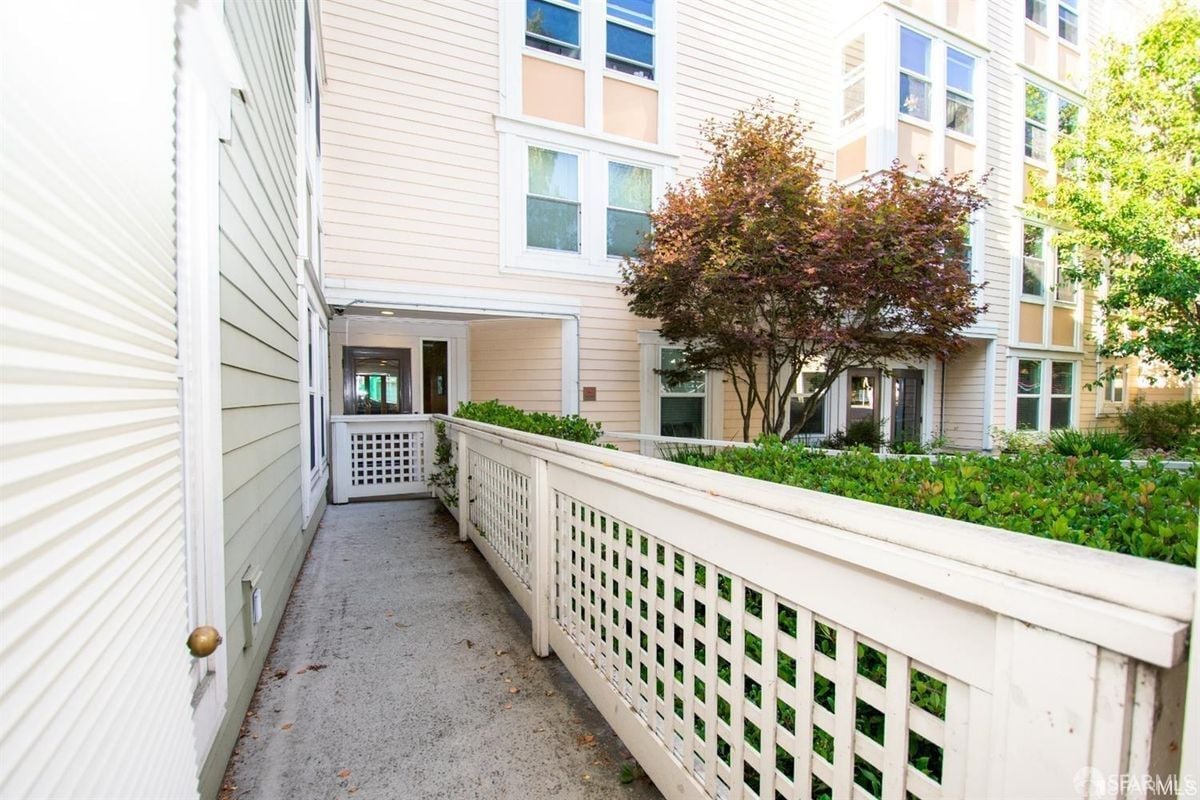 Building Photo - 2225 23rd St