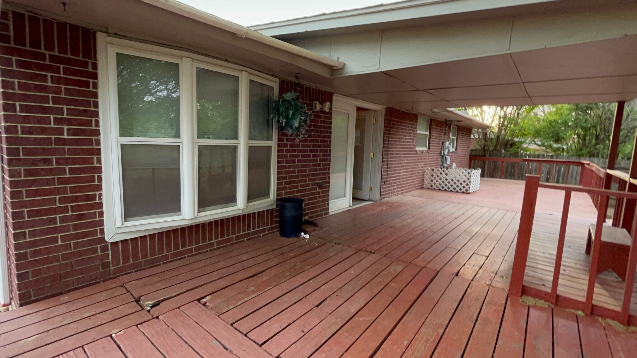 Building Photo - 4700 SE 42nd St